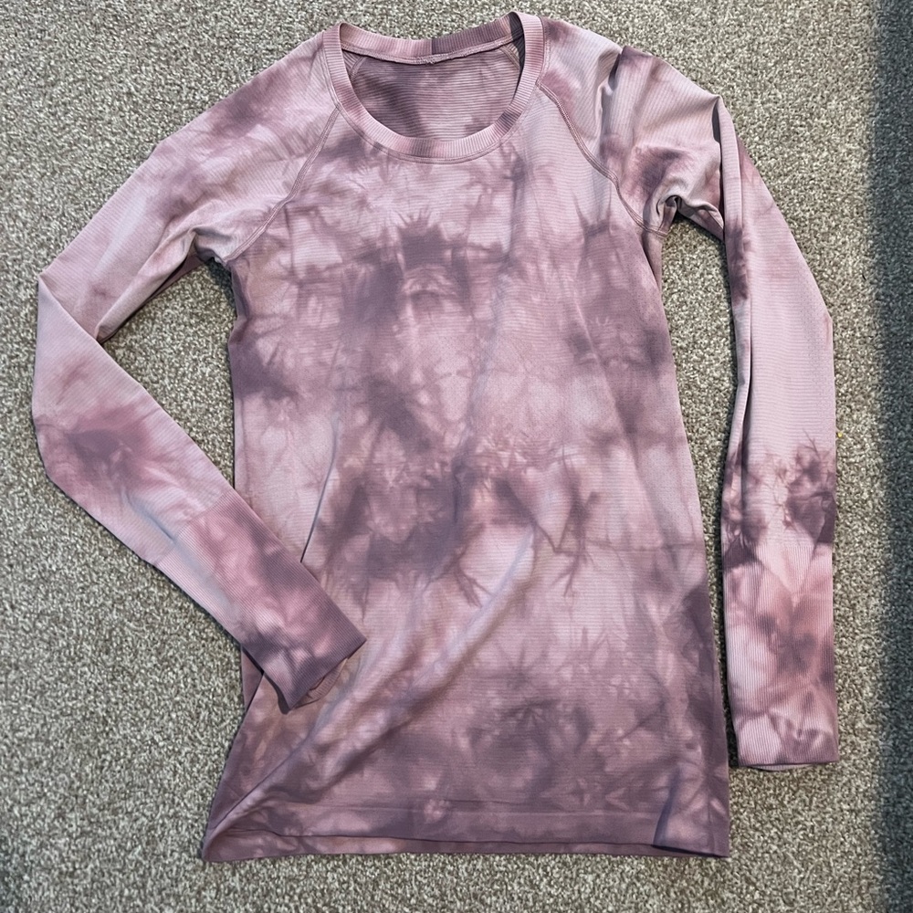 Lululemon swiftly long sleeve size 6
